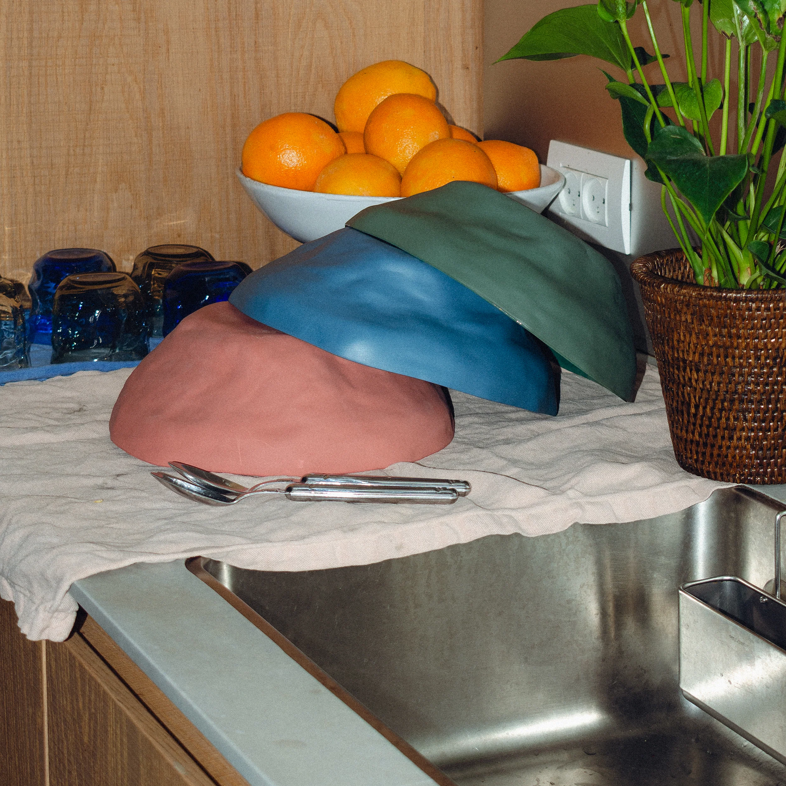 Organic Stoneware Bowl Medium 27 cm - Image 5