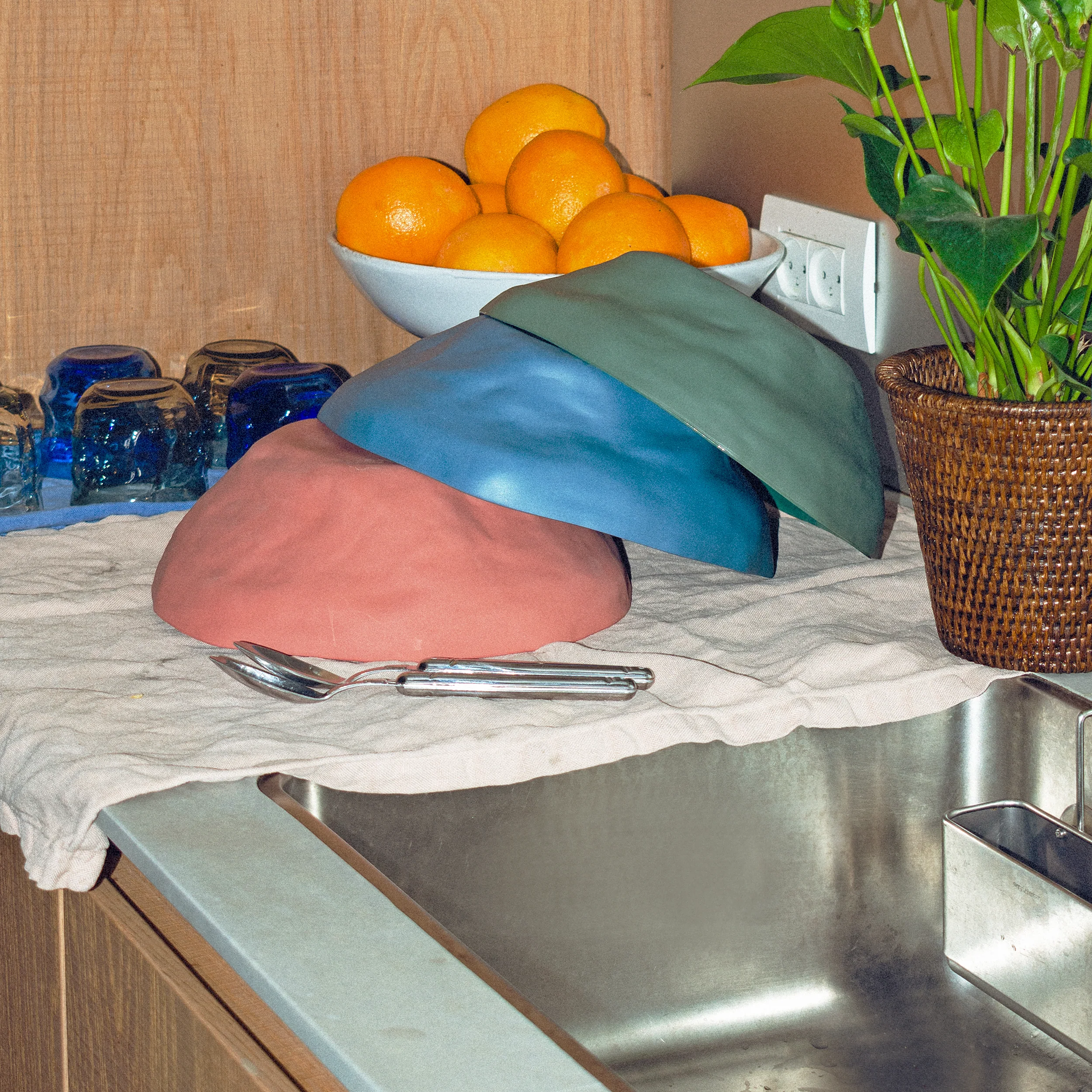 Organic Stoneware Bowl Medium 27 cm - Image 5